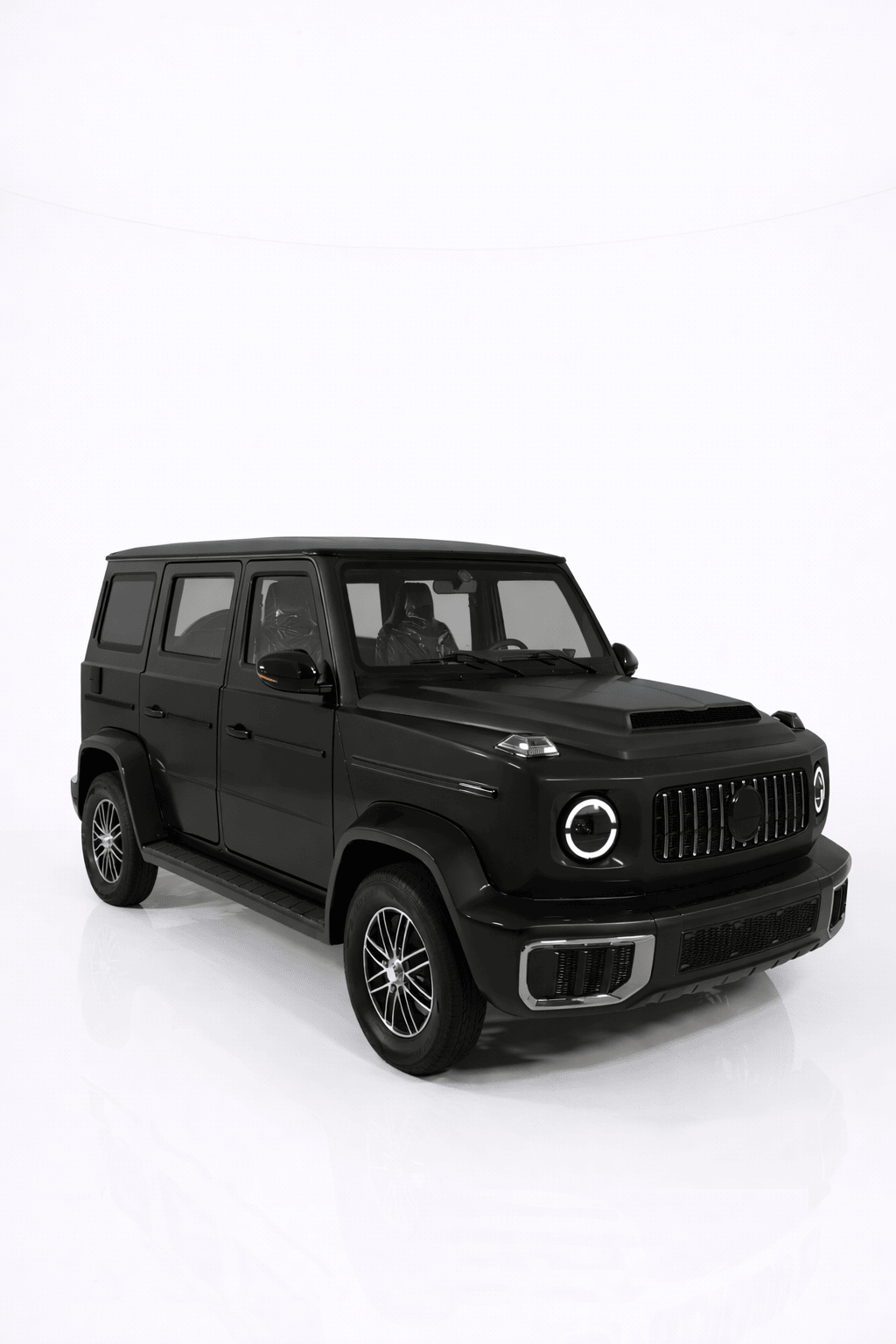 Чёрный компактный электромобиль в стиле G-Class